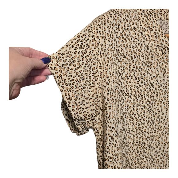 Gap Leopard Print Blouse Womens Size Large Short Sleeve Lightweight Mob Wife - Picture 6 of 9